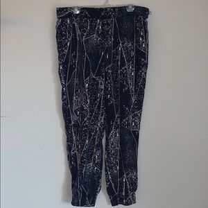 Billowy jogger pants w/ stretchy adjustable waist